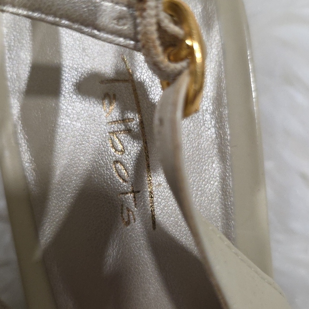 Talbots Patent Leather Cream Pointed Slingback Heels. Size 8.5 - Picture 2 of 9